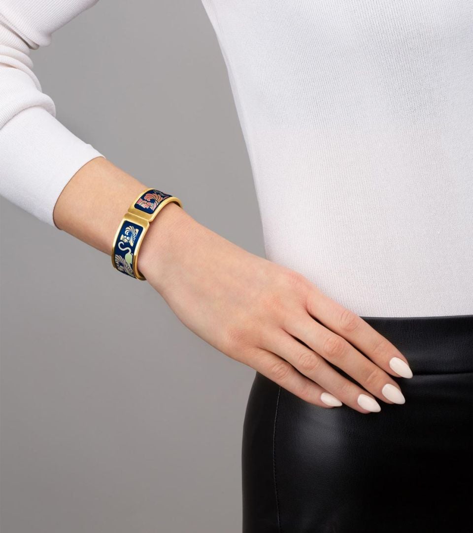 Clasp Bangle Regina