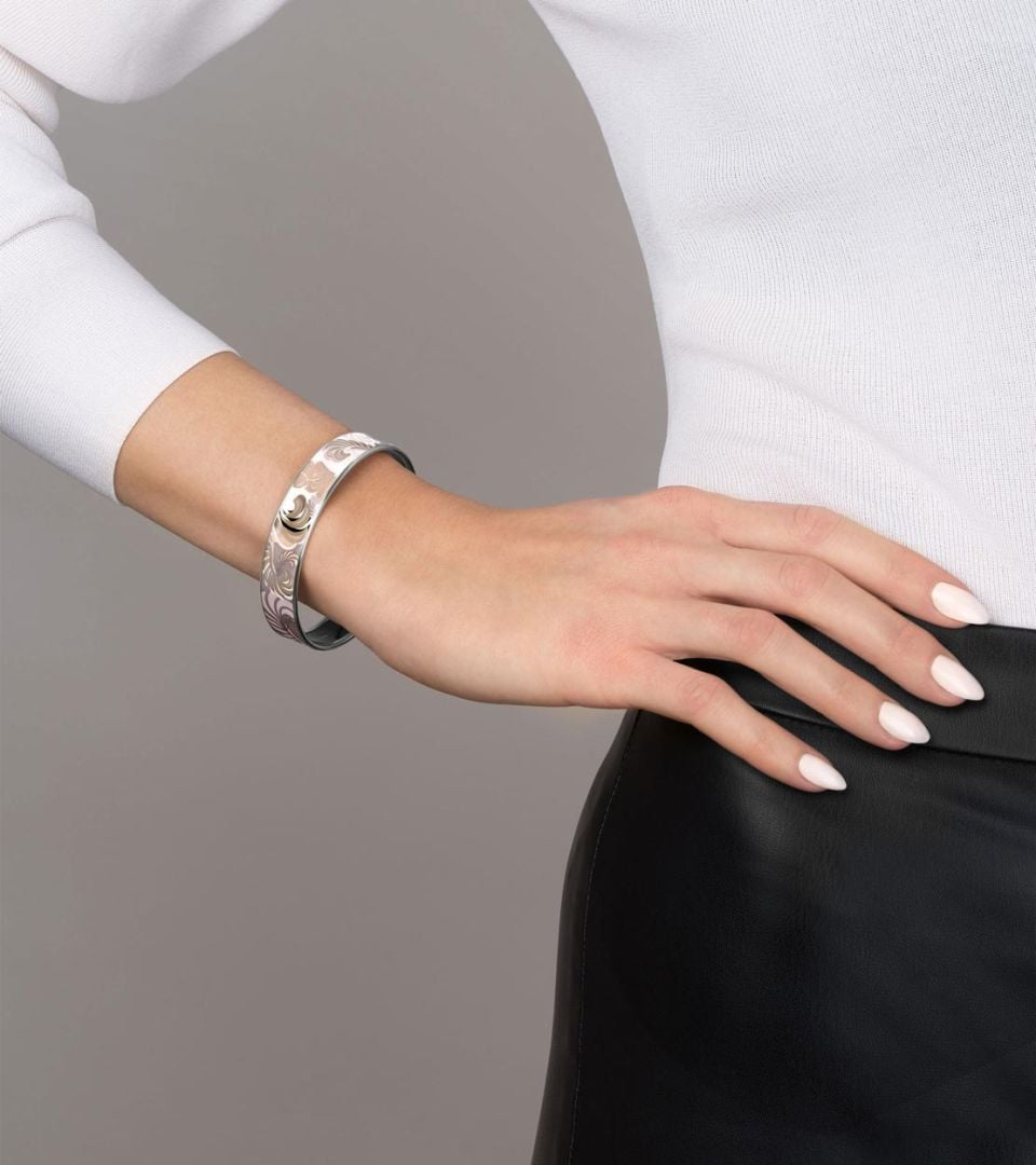 Bordered Bangle Miss