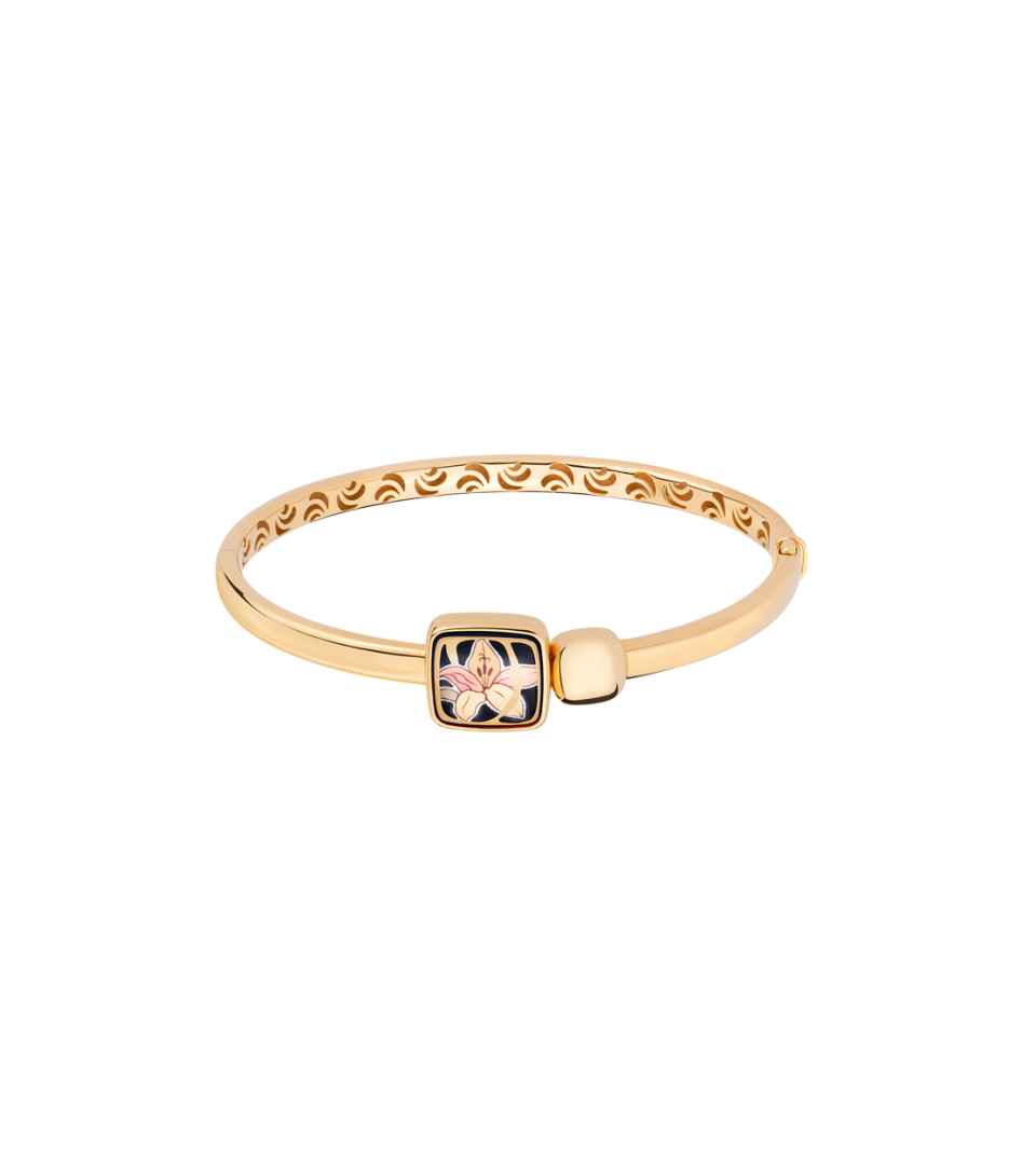 Golden Square Clasp Bracelet