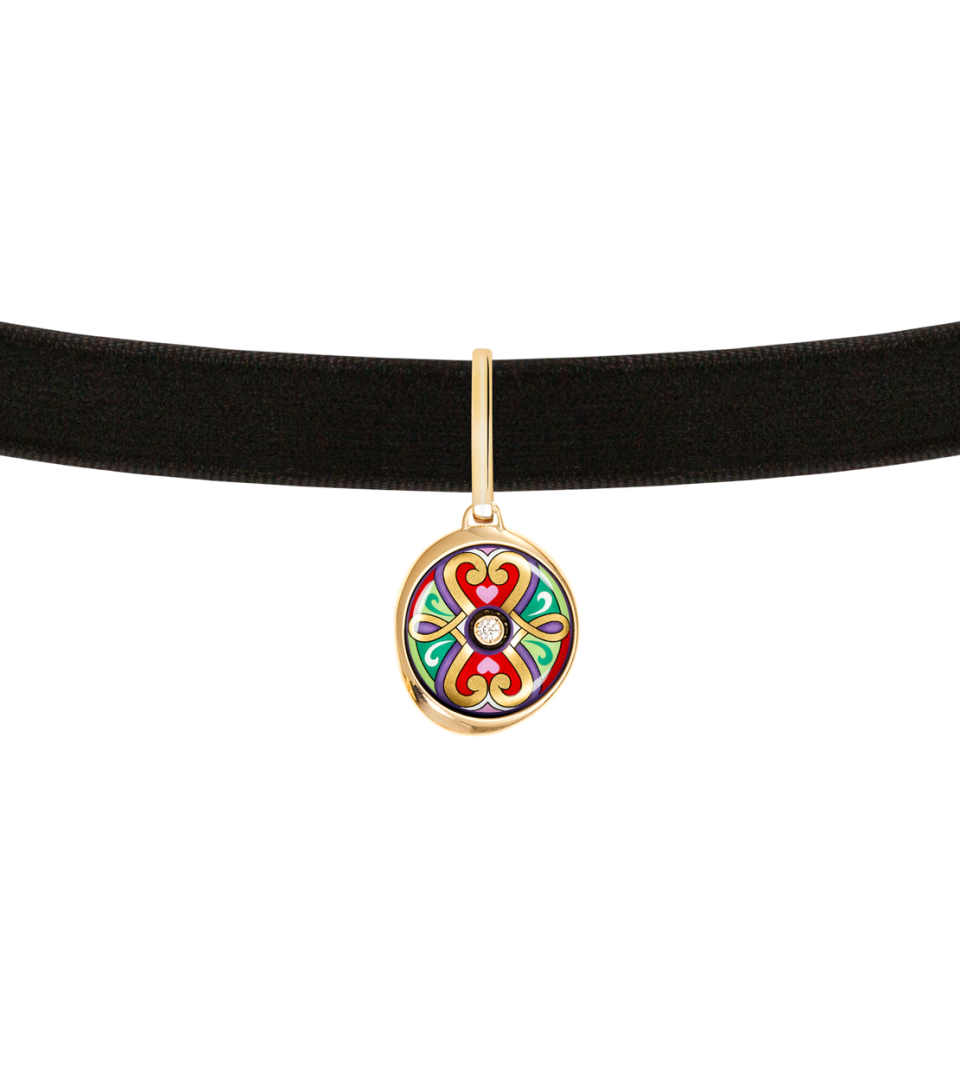 Luna Piccolissima with Choker